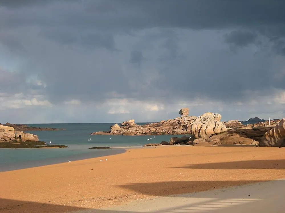 Ti Aval - Gite De Charme A La Campagne - Cote De Granit Rose Begard 0*,  France